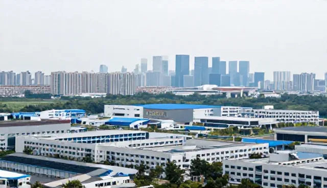 企业名录信息更新的两种做法对比与取舍